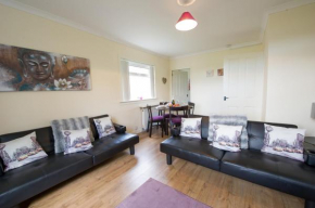 Отель PREMIER - Park View Apartment  Пейсли